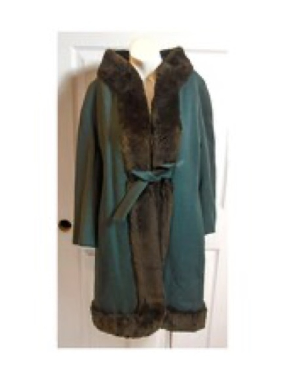 Vintage 1960's Hunter Green Woman's Winter Coat with Fur Trim